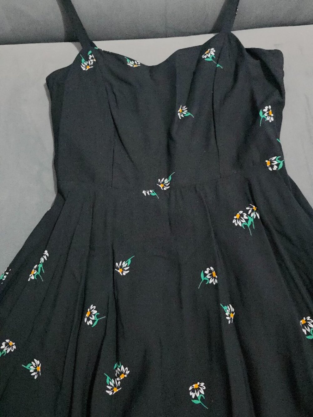 Old Navy Cami Floral Dress - Size XS - Excellent Used Condition - Picture 4 of 6